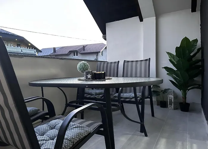 Holiday House White Hill