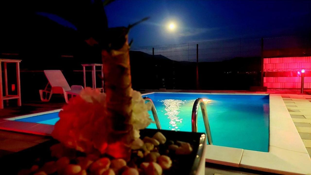 Apartment Holiday House White Hill Bihac