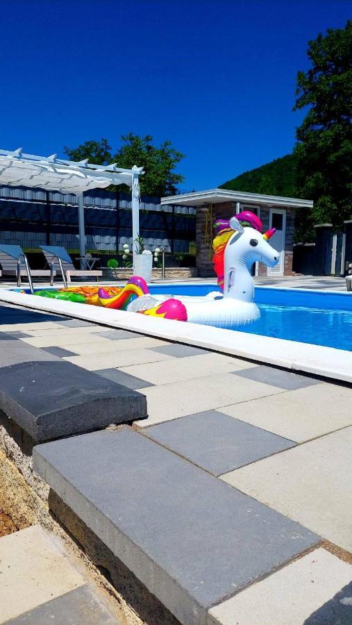 Holiday House White Hill Apartment Bihac