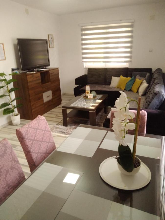 Apartment Holiday House White Hill Bihac