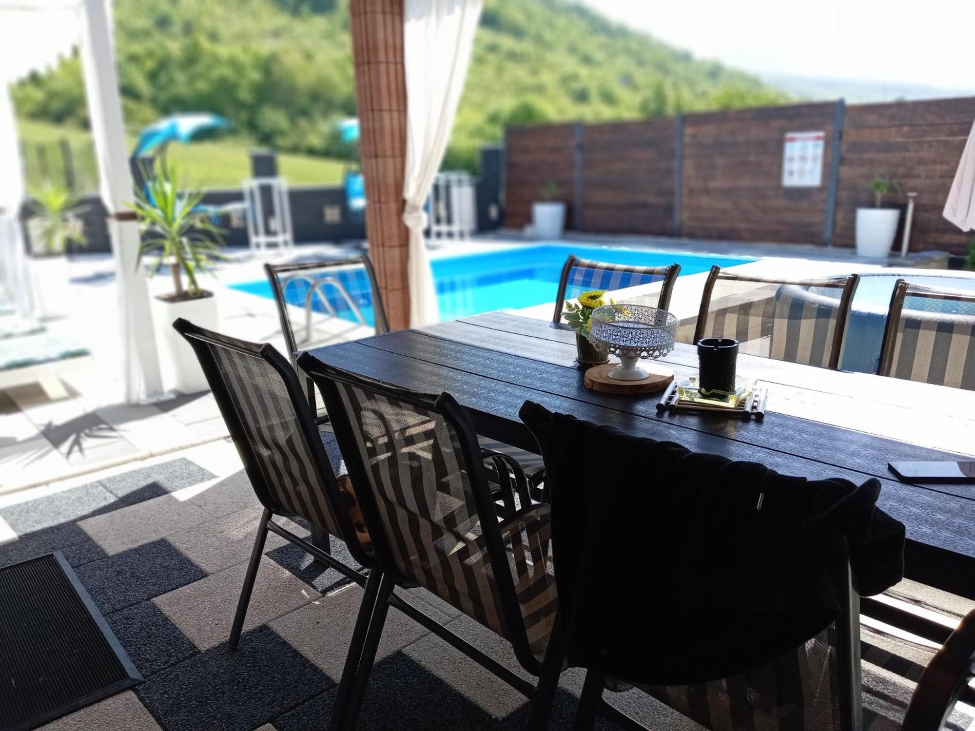 Holiday House White Hill * Bihac